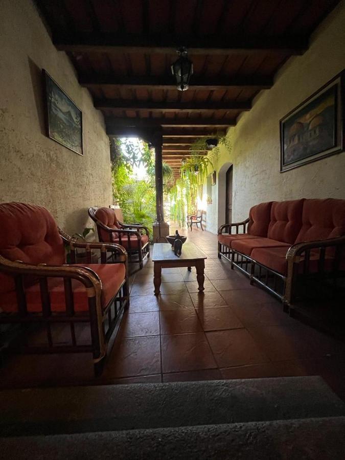 Casa Del Viajero Colonial Apartment Antigua Exterior photo