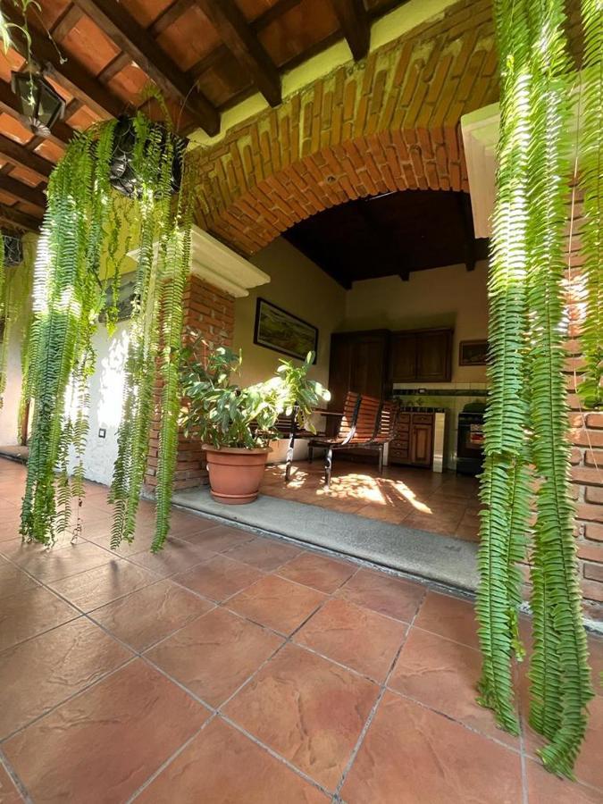 Casa Del Viajero Colonial Apartment Antigua Exterior photo