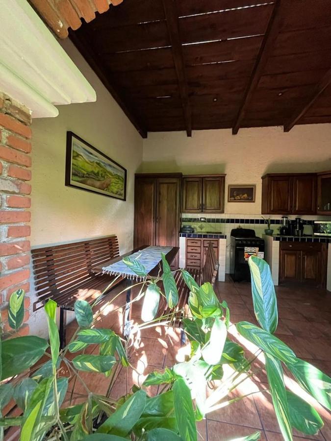 Casa Del Viajero Colonial Apartment Antigua Exterior photo
