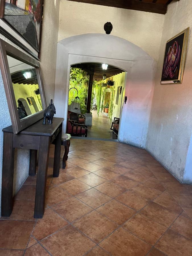 Casa Del Viajero Colonial Apartment Antigua Exterior photo