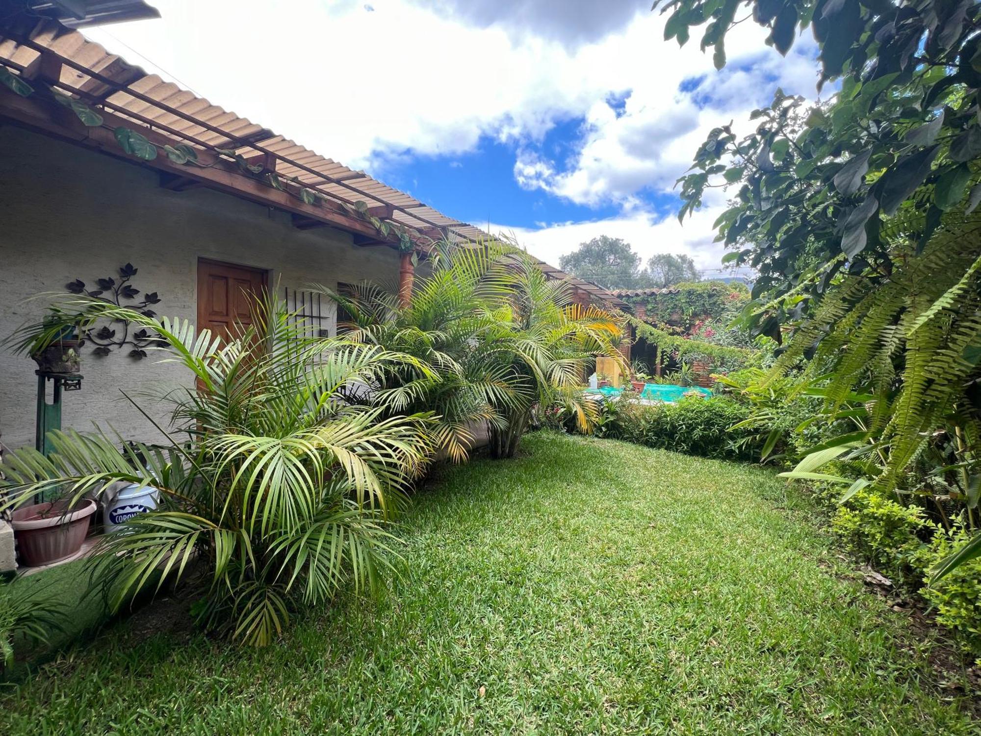 Casa Del Viajero Colonial Apartment Antigua Exterior photo
